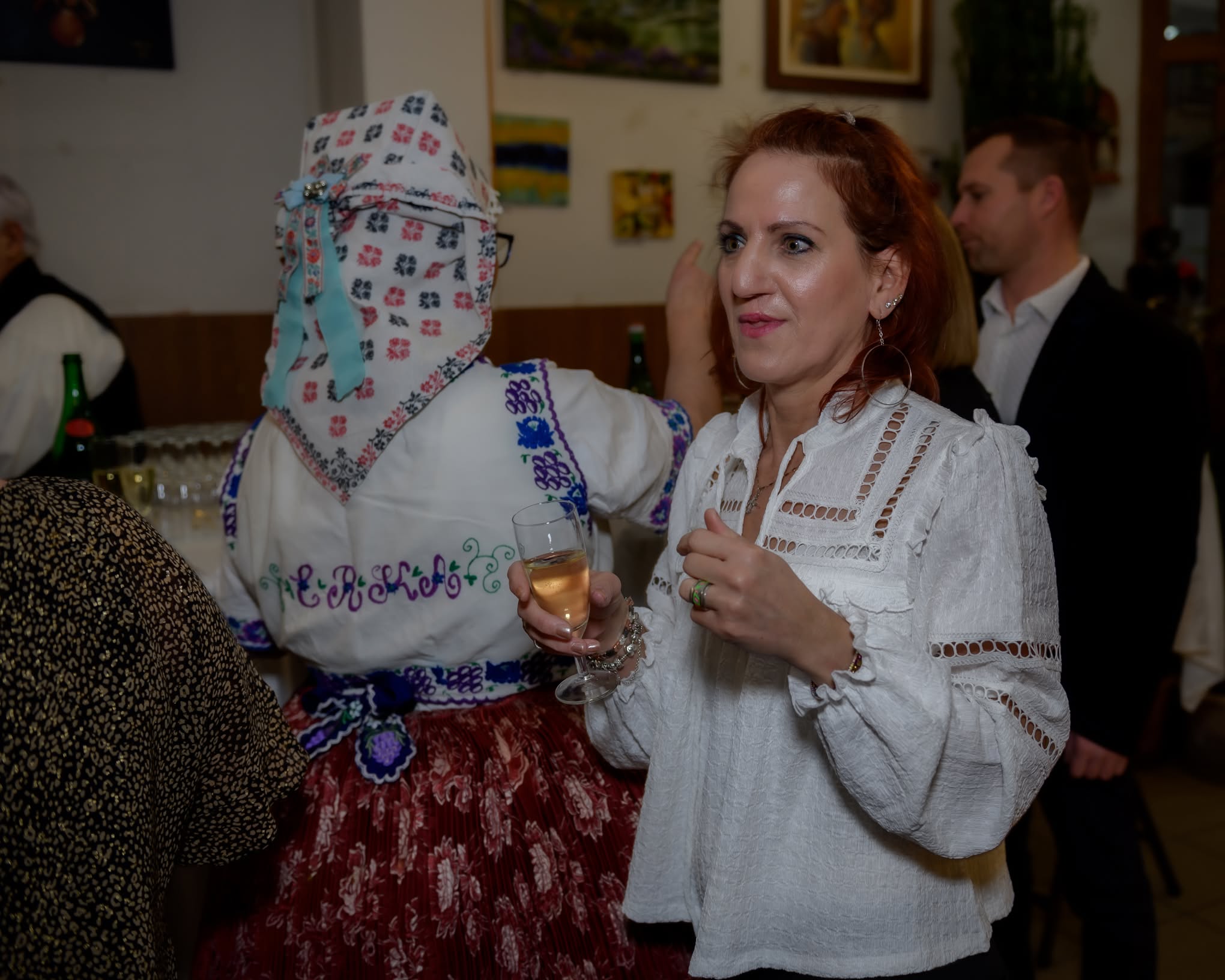 628827299830389