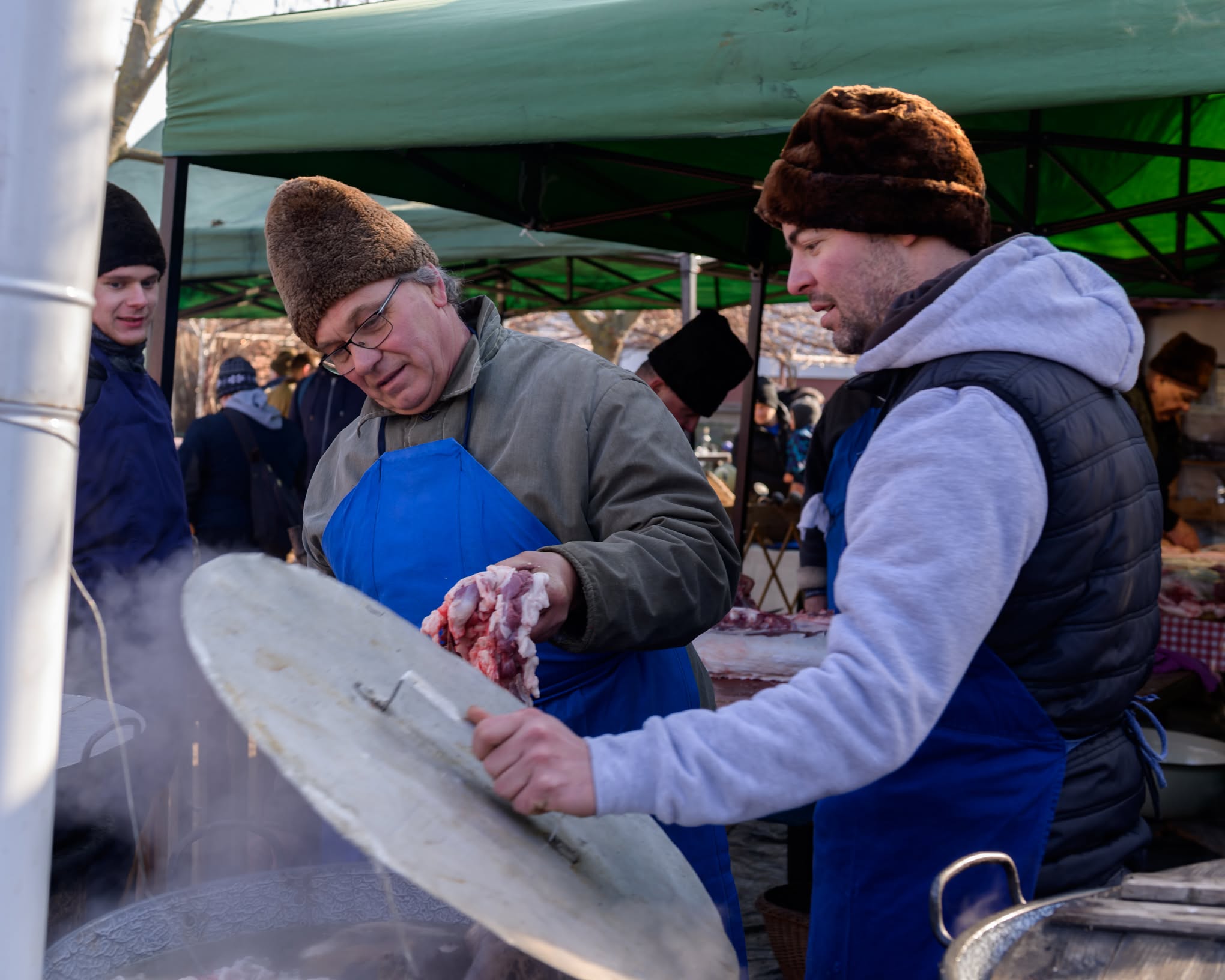 647675104612275